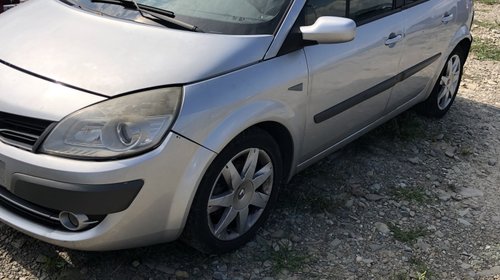 Dezmembrez Renault Megane Scenic 1.9 dCi 2006