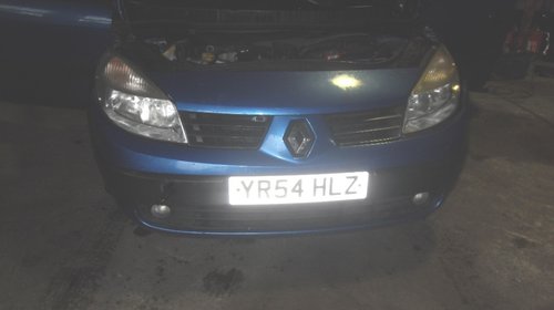 Dezmembrez Renault Megane Scenic, an 2004, albastru, 1.5 DCI