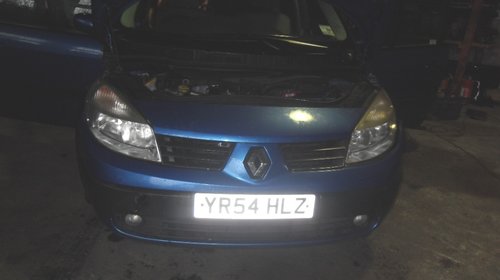 Dezmembrez Renault Megane Scenic, an 2004, albastru, 1.5 DCI