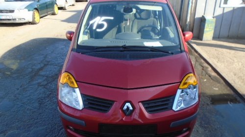 Dezmembrez Renault Modus an 2005