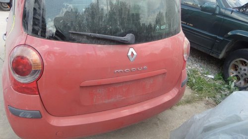 Dezmembrez Renault Modus din 2005 / 1.6b