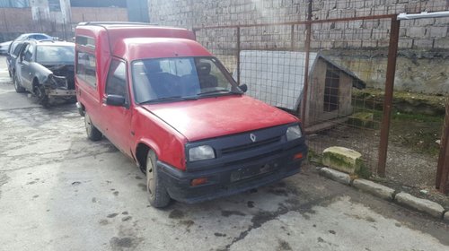 Dezmembrez Renault Rapid an 1993 motor 1.9 di