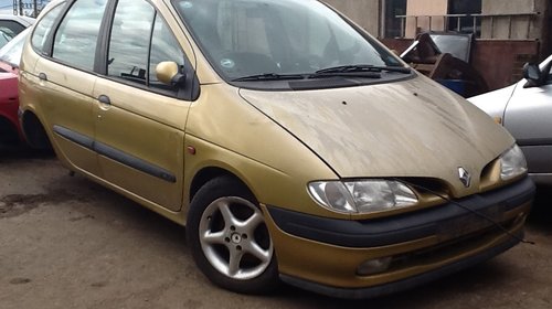 Dezmembrez Renault Scenic 1.6 16V 1998