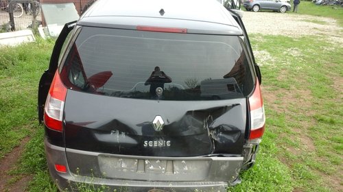 Dezmembrez Renault Scenic 1.9 DCI 2006