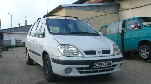 Dezmembrez Renault Scenic 1.9 dci an 2002