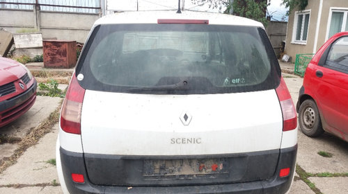 Dezmembrez Renault Scenic 2 2004 monovolum 1.5 dCi