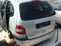 Dezmembrez Renault Scenic 2001