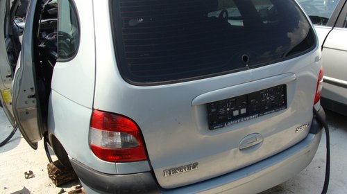 Dezmembrez Renault Scenic 2001