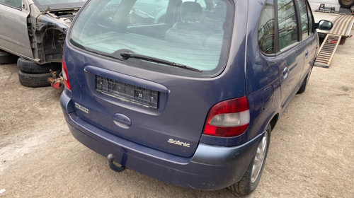 Dezmembrez Renault Scenic 2002 Monovolum 1.9 dCi