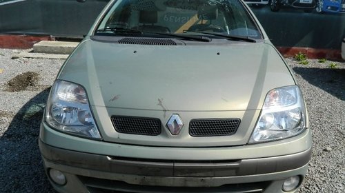 Dezmembrez Renault Scenic - 2002