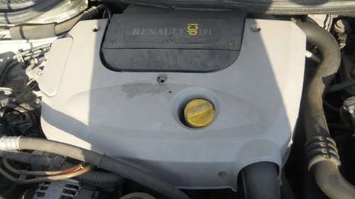 Dezmembrez Renault Scenic 2003 4 usi 1,9
