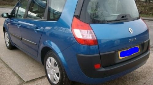 Dezmembrez Renault Scenic 2004 hachback 1.6 16v