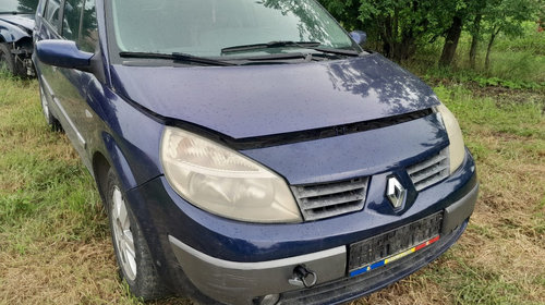 Dezmembrez Renault Scenic 2005 hatchback 1.9