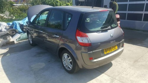 Dezmembrez Renault Scenic 2005