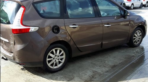 Dezmembrez Renault Scenic 3 1.5 DCI 110 Eco 2 2011