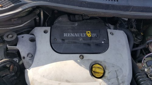 Dezmembrez Renault Scenic 4x4 din 2001 motor 1.9 D (F9Q 740)