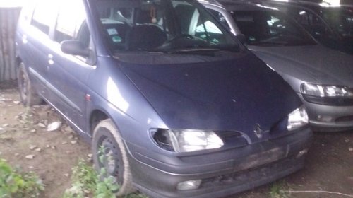 Dezmembrez renault scenic an 1998