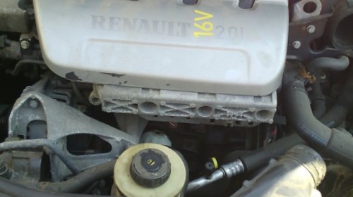 Dezmembrez renault scenic din 2001 benzina cu