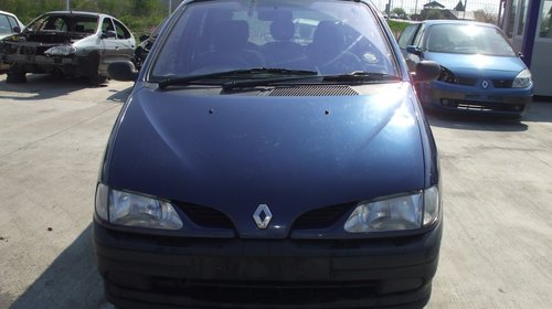 Dezmembrez Renault Scenic