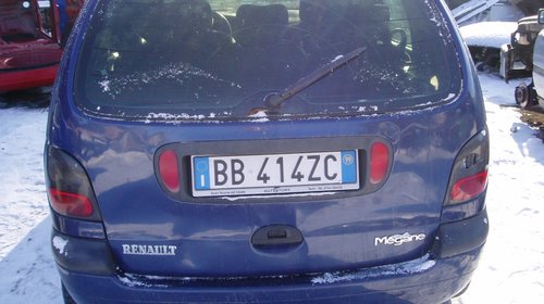 Dezmembrez Renault Scenic