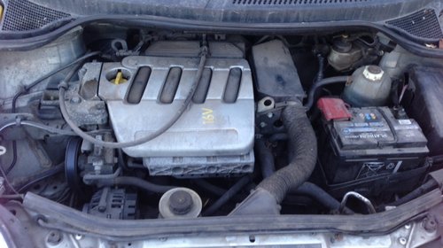 Dezmembrez Renault Scenic