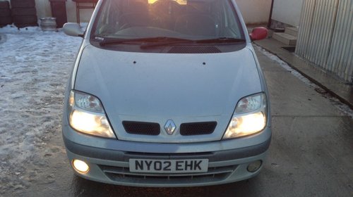 Dezmembrez Renault Scenic