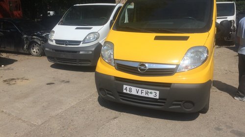 Dezmembrez Renault Trafic 2.0 dci M9R