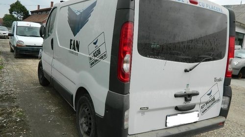 Dezmembrez Renault Trafic - 2008