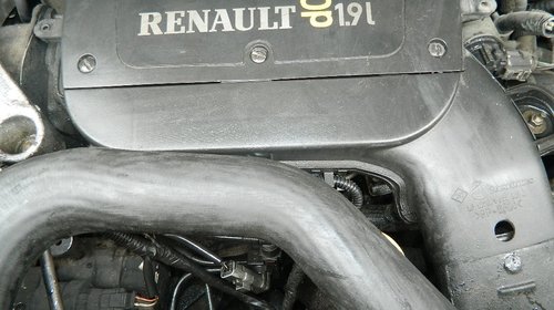 Dezmembrez Renault Trafic din 2005