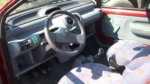 Dezmembrez Renault Twingo