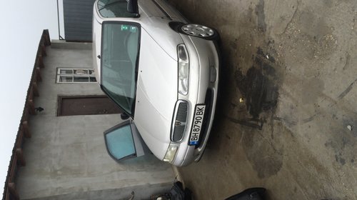 Dezmembrez rover 400 din 1998 motor 1.6 16 va