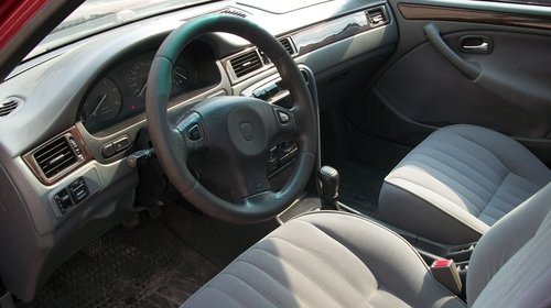 Dezmembrez Rover 420 an 2000
