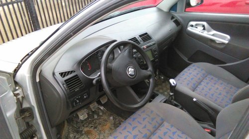 Dezmembrez seat cordoba an 2000 motor 1.9 sdi