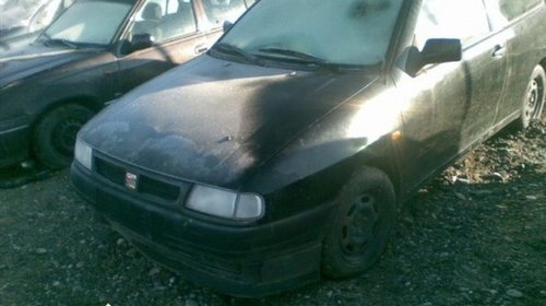 Dezmembrez Seat Ibiza 1 4i An 1995