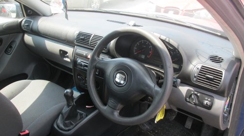 Dezmembrez seat leon 1.4i din 2003