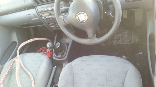 Dezmembrez Seat Leon 1.6 AUS