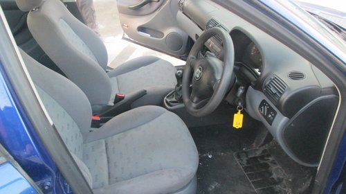 Dezmembrez seat leon 1.6i din 2001