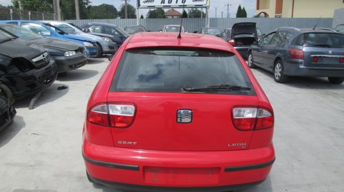 Dezmembrez seat leon 1.6i din 2003