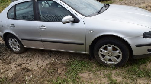 Dezmembrez Seat Leon an 2001 de Anglia