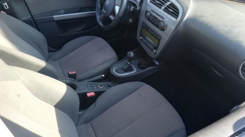 Dezmembrez seat leon