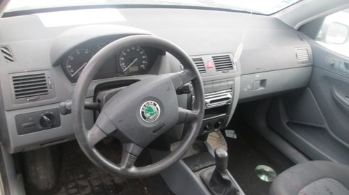 Dezmembrez skoda fabia 1.2i 2003