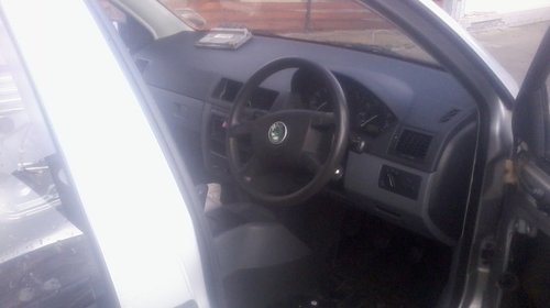 Dezmembrez skoda fabia 14 mpi 2002