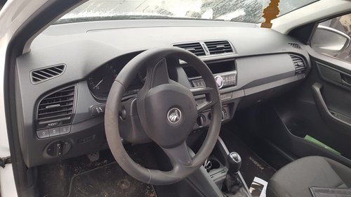 Dezmembrez Skoda Fabia 3