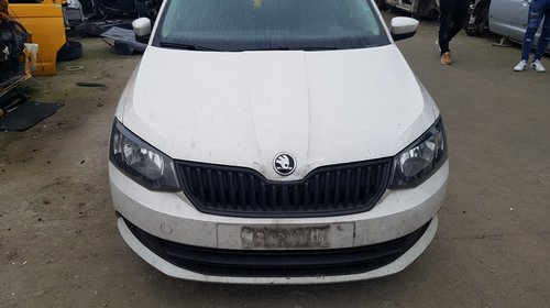 Dezmembrez Skoda Fabia 3