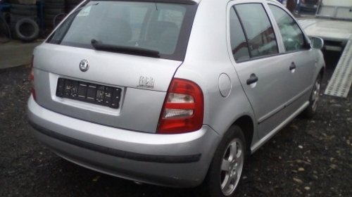 Dezmembrez Skoda Fabia an 2004 motorizare 1.4 16V