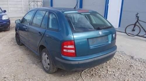 Dezmembrez Skoda Fabia ,an 2004