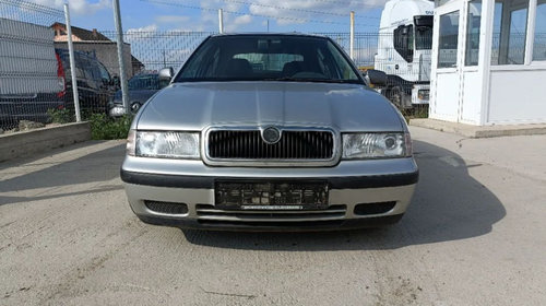 Dezmembrez Skoda Octavia 1 1.6i 75cp an 2002,