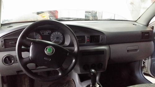 Dezmembrez Skoda Octavia 1,6i 75CP