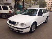 Dezmembrez Skoda Octavia 1 an 2002 1.6 AKL alba