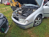 Dezmembrez Skoda Octavia 1 Break 2.0i cod AZJ